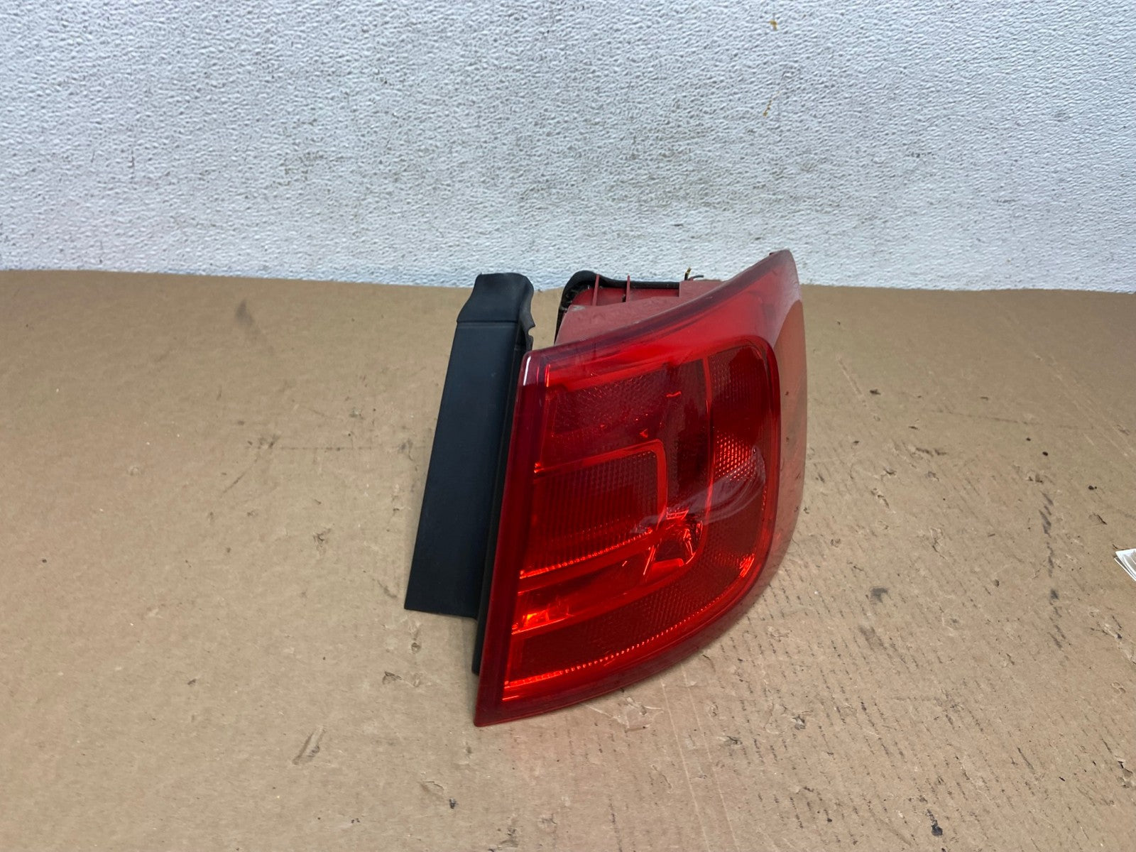 2011 to 2014 Volkswagen Jetta Right Passenger Rh Side Tail Light AD8015 LK2