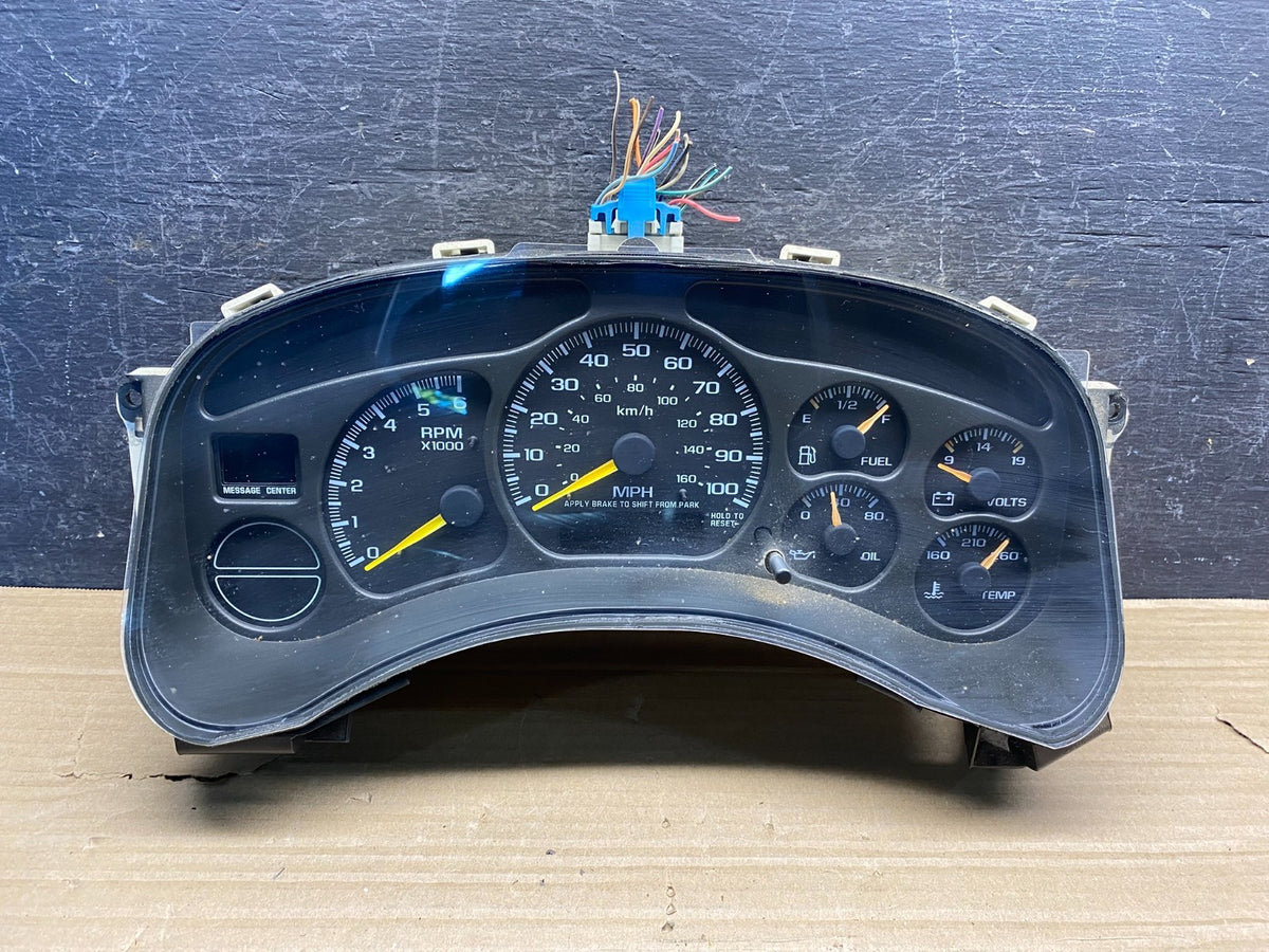 2000-2002 Silverado/Sierra/Yukon/Tahoe Speedometer Instrument Cluster AH9930 DW0