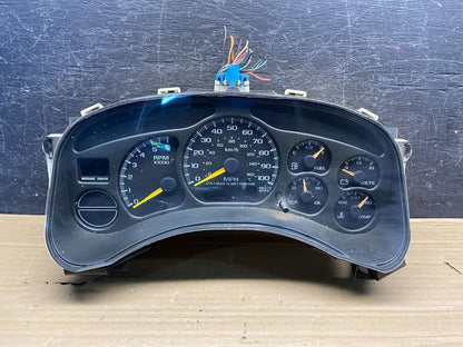 2000-2002 Silverado/Sierra/Yukon/Tahoe Speedometer Instrument Cluster AH9930 DW0