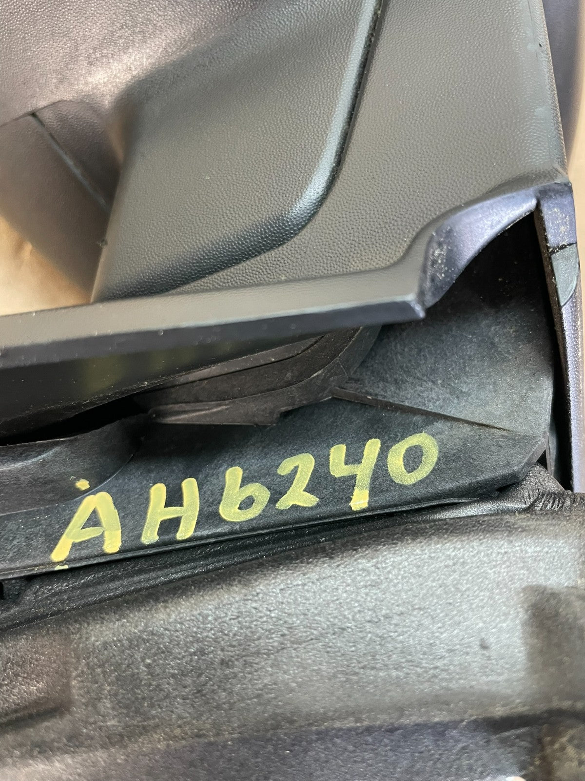 2011 to 2015 Ford Explorer Right Passenger View Door Mirror AH6240 DW8