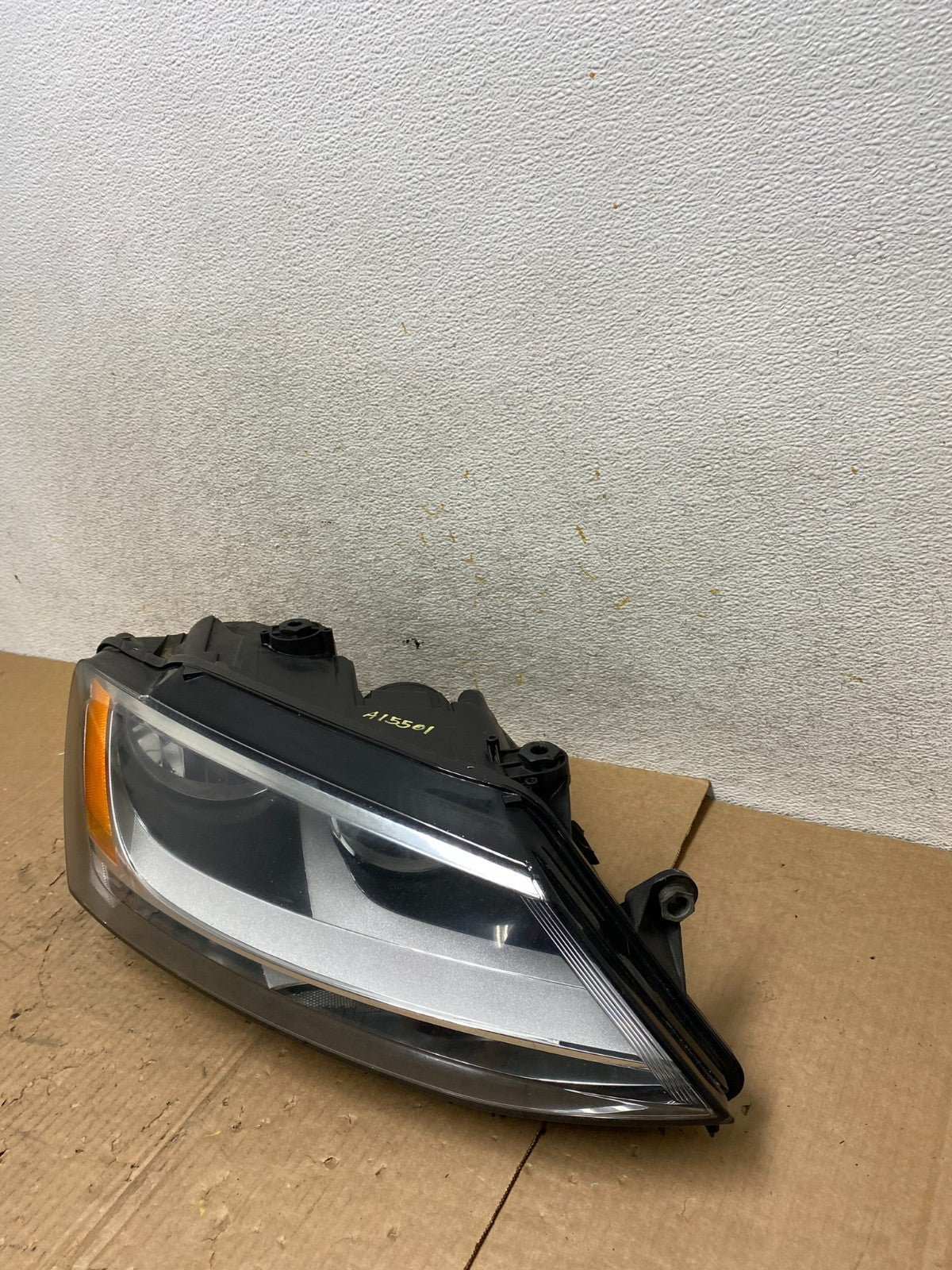 2011 to 2014 Volkswagen Jetta Right Passenger RH Headlight Halogen AI5501 DW1