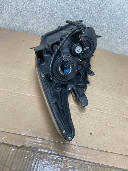 2010 - 2011 Toyota Prius Right Passenger Rh Halogen Headlight OEM AA8724 DW7