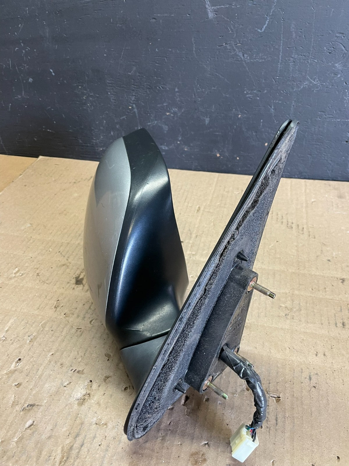 2001 to 2006 Toyota Sequoia Right Passenger View Door Mirror OEM AB7727 MS2