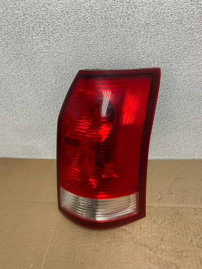 2004 to 2007 Saturn Vue Right Passenger Rh Side Tail Light Oem AB6230 LK0
