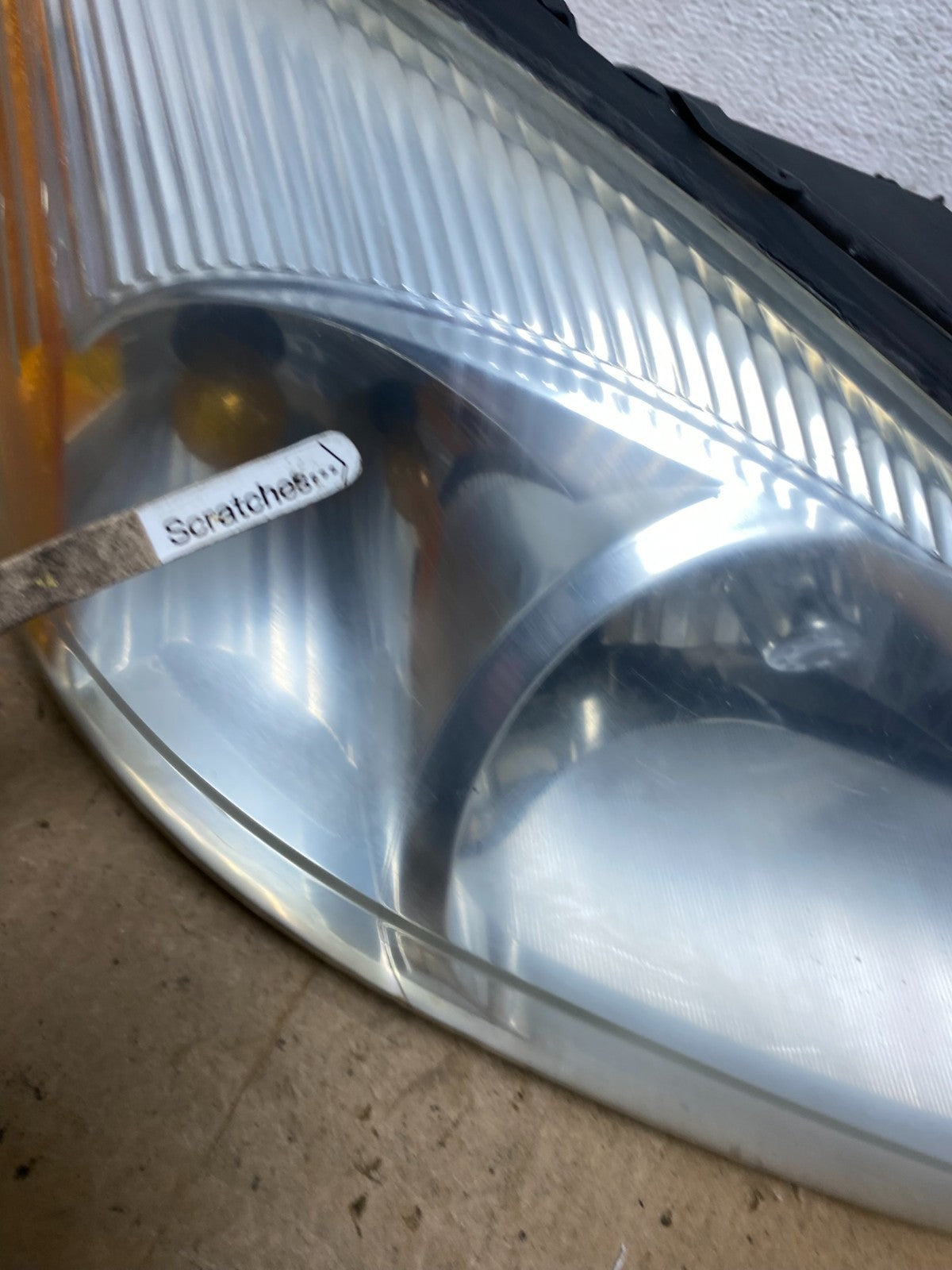 2000 to 2007 Ford Taurus Right Passenger RH Side Halogen Headlight AD5218 DW3
