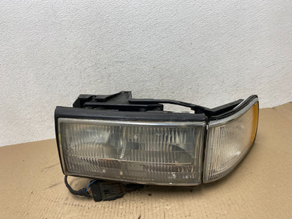 1994 1995 1996 Cadillac Deville Left Driver LH Headlight + Turn Signal AE7030 DW0