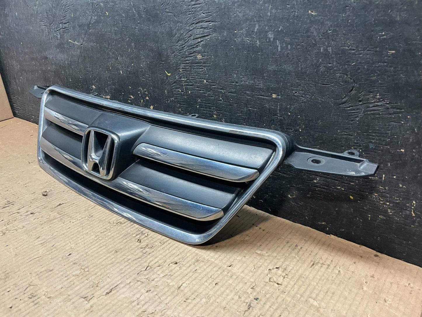 2002 to 2004 Honda CR-V CRV Front Upper Grille Grill Chrome Oem Y6643 DG2