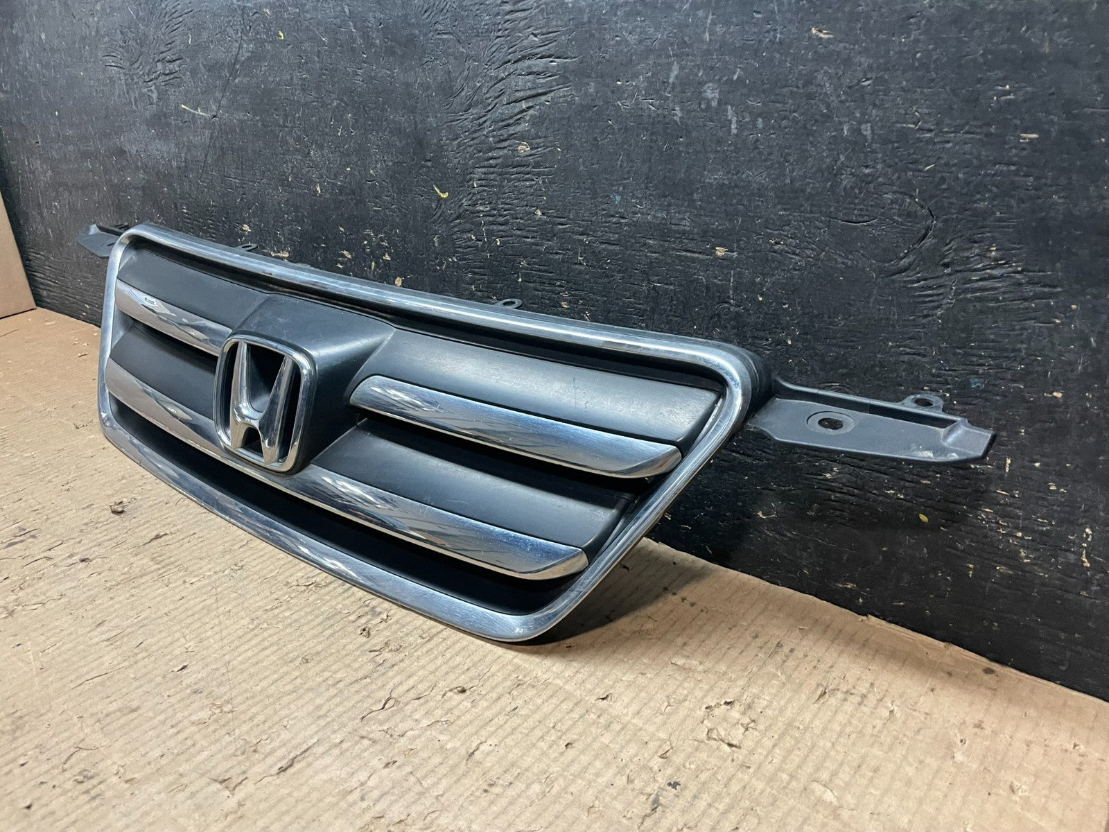 2002 to 2004 Honda CR-V CRV Front Upper Grille Grill Chrome Oem Y6643 DG2