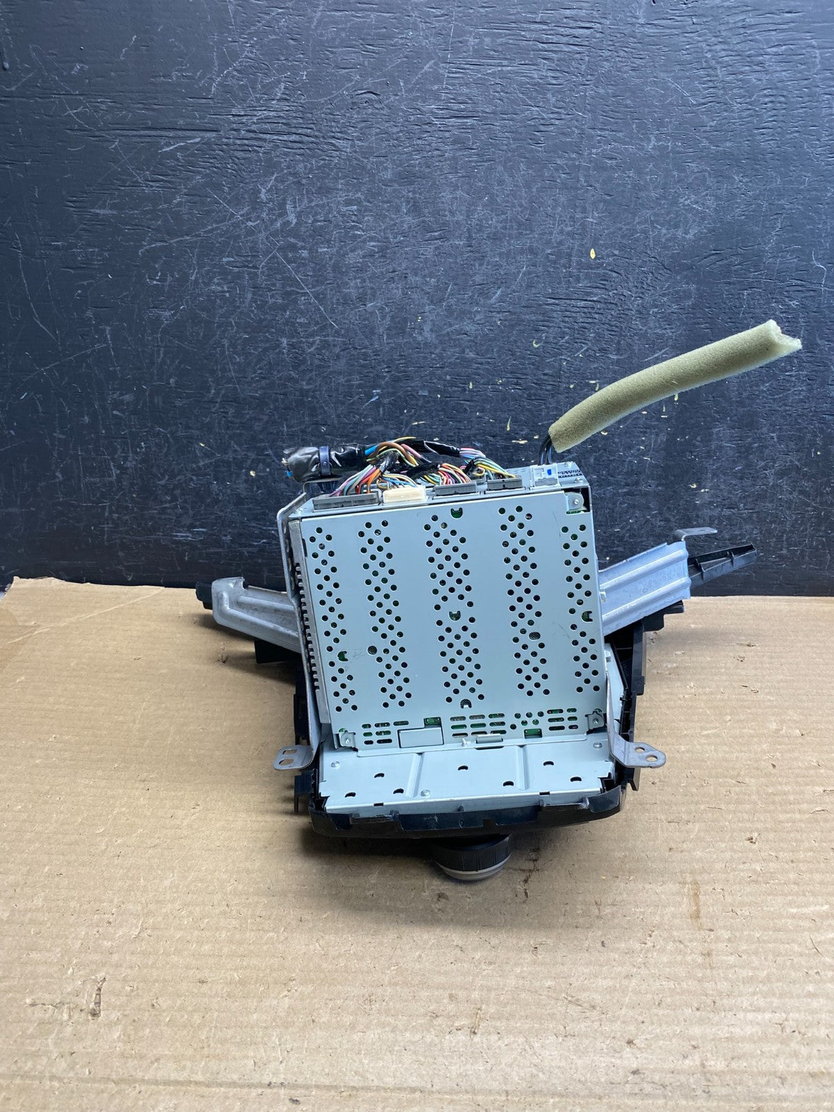 2011 to 2013 Honda Odyssey Radio AM/FM Control Panel AH3877 DG4