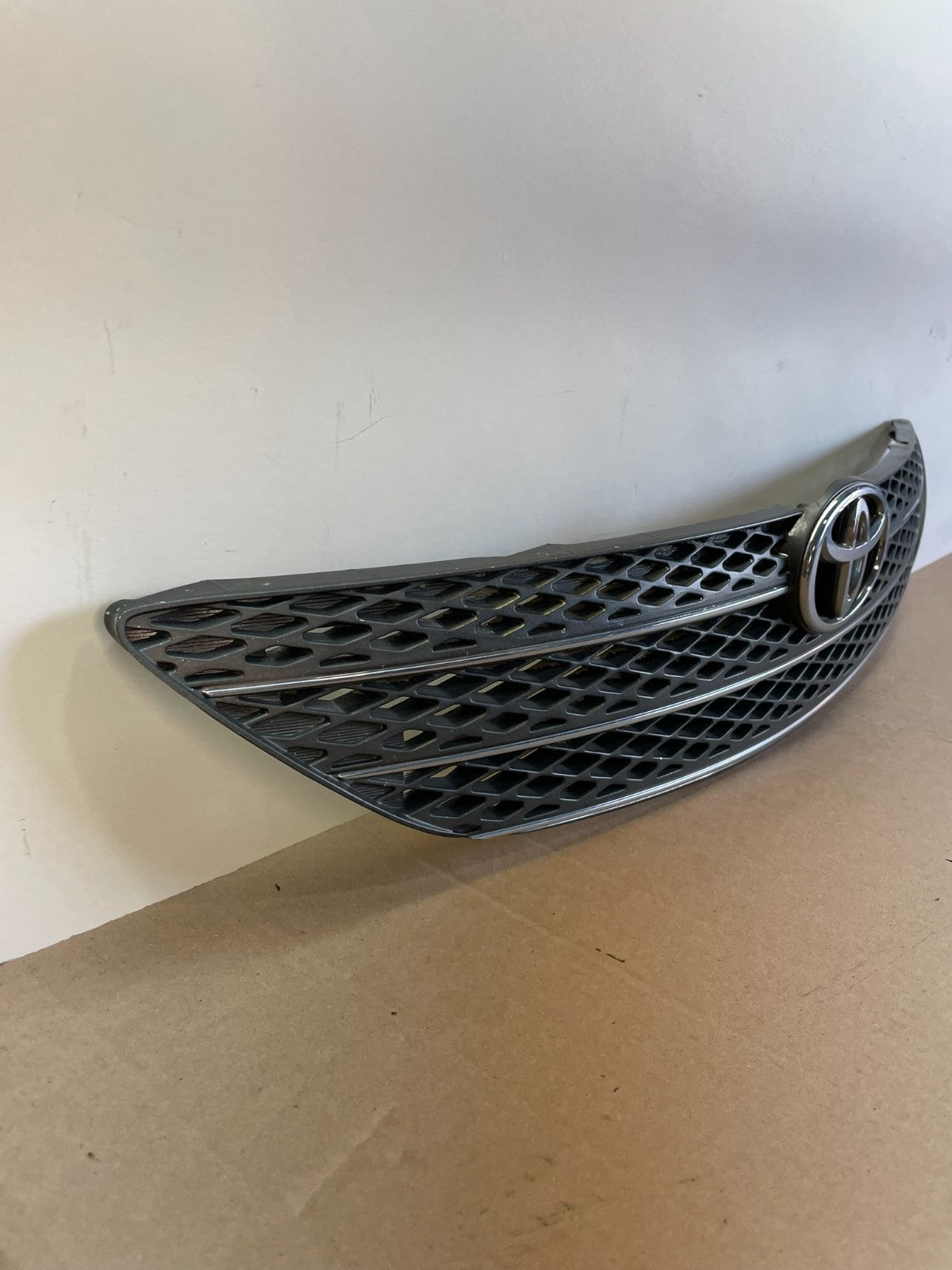 2002 2003 2004 Toyota Camry Front Upper Grill Grille AG1022 DG2
