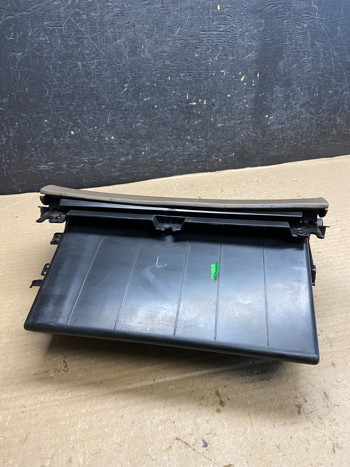 1998 2003 Toyota Sienna Front Right Passenger Storage Glove Box AH3774 DG5