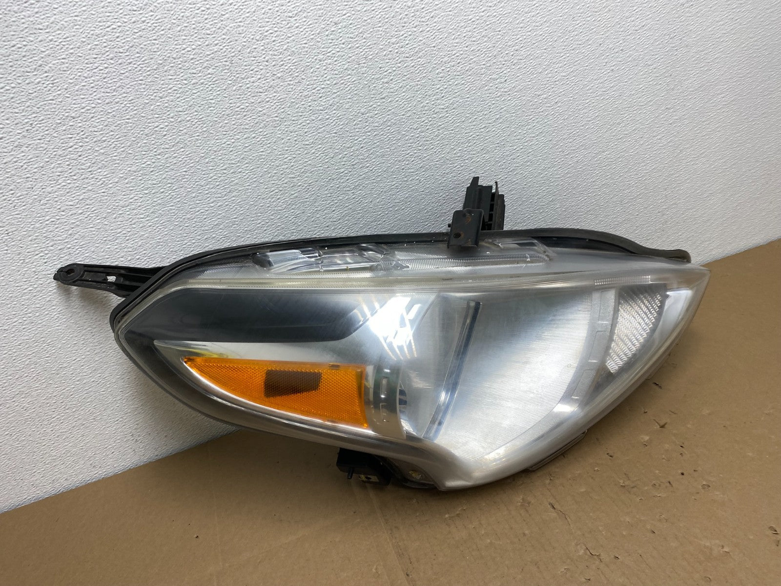 2015 to 2019 Nissan Versa Headlight Right Passenger RH Side Oem AB6842 DW2