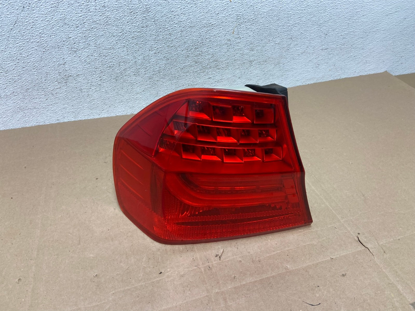 2009 2010 BMW 323i 325i 328i 335i 3 Series Left Driver Tail Light AE4932 LK0