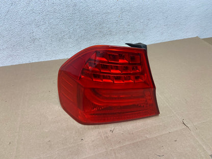 2009 2010 BMW 323i 325i 328i 335i 3 Series Left Driver Tail Light AE4932 LK0