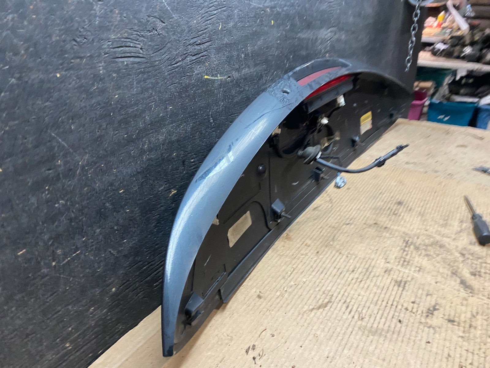 2009 to 2012 Chevrolet Traverse Rear Trunk Spoiler Wing Third Brake Oem V9532 DG10
