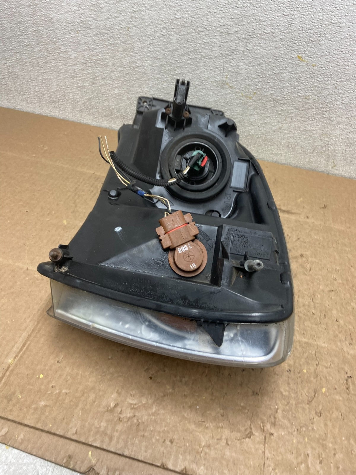 2006 to 2008 Dodge Ram 2500 Right Passenger Halogen Headlight OEM Y9157 DW6