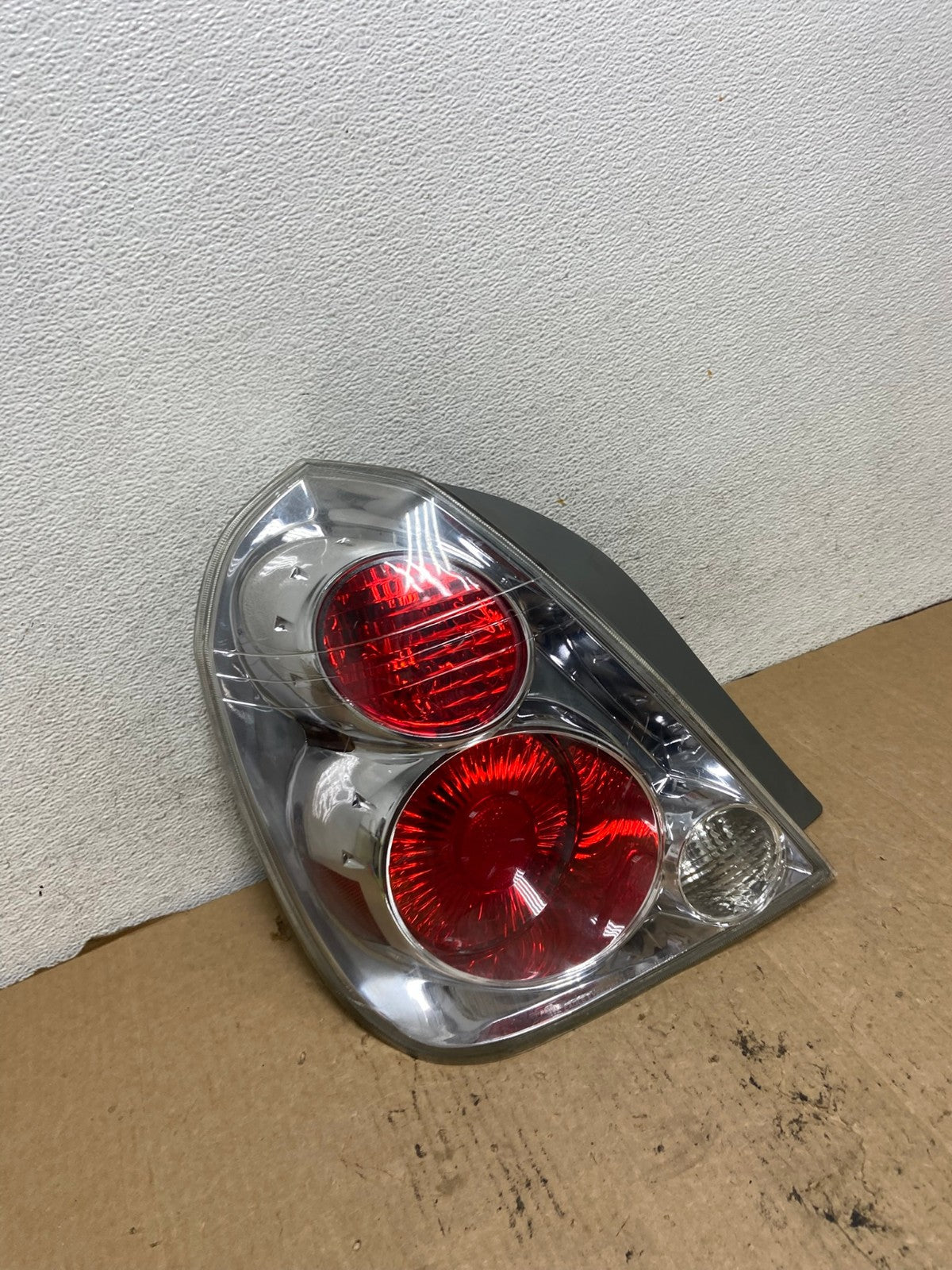 2005 to 2006 Nissan Altima Left Driver Side Tail Light AG2257 LK2