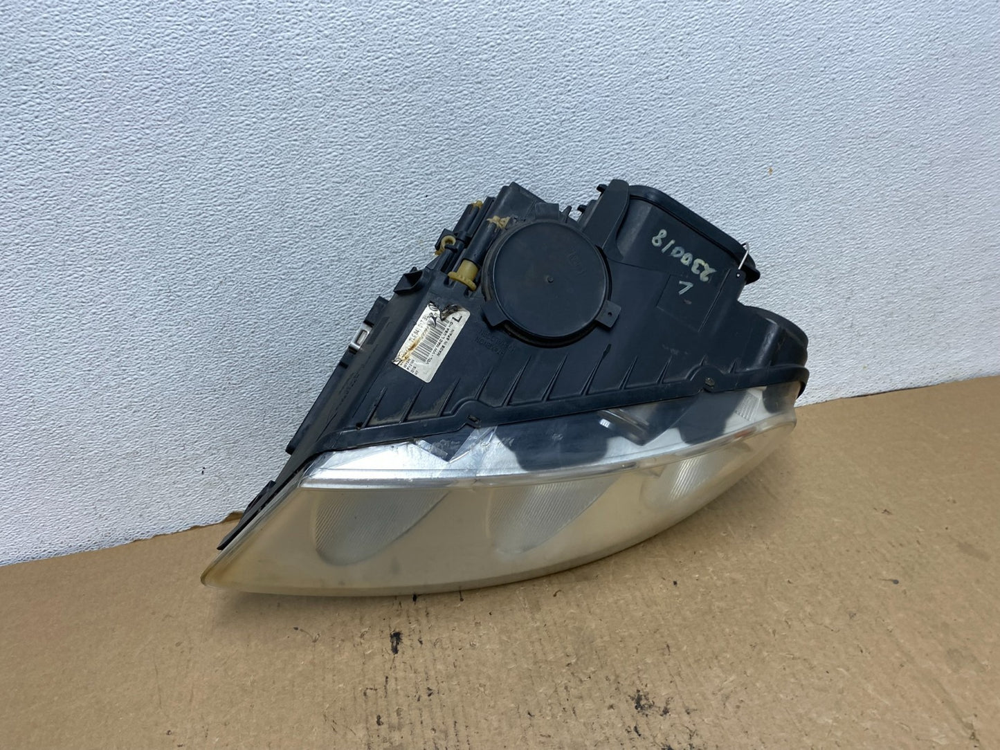 2004 to 2007 Volkswagen Touareg Left Driver Xenon Headlight AG2340 DW5