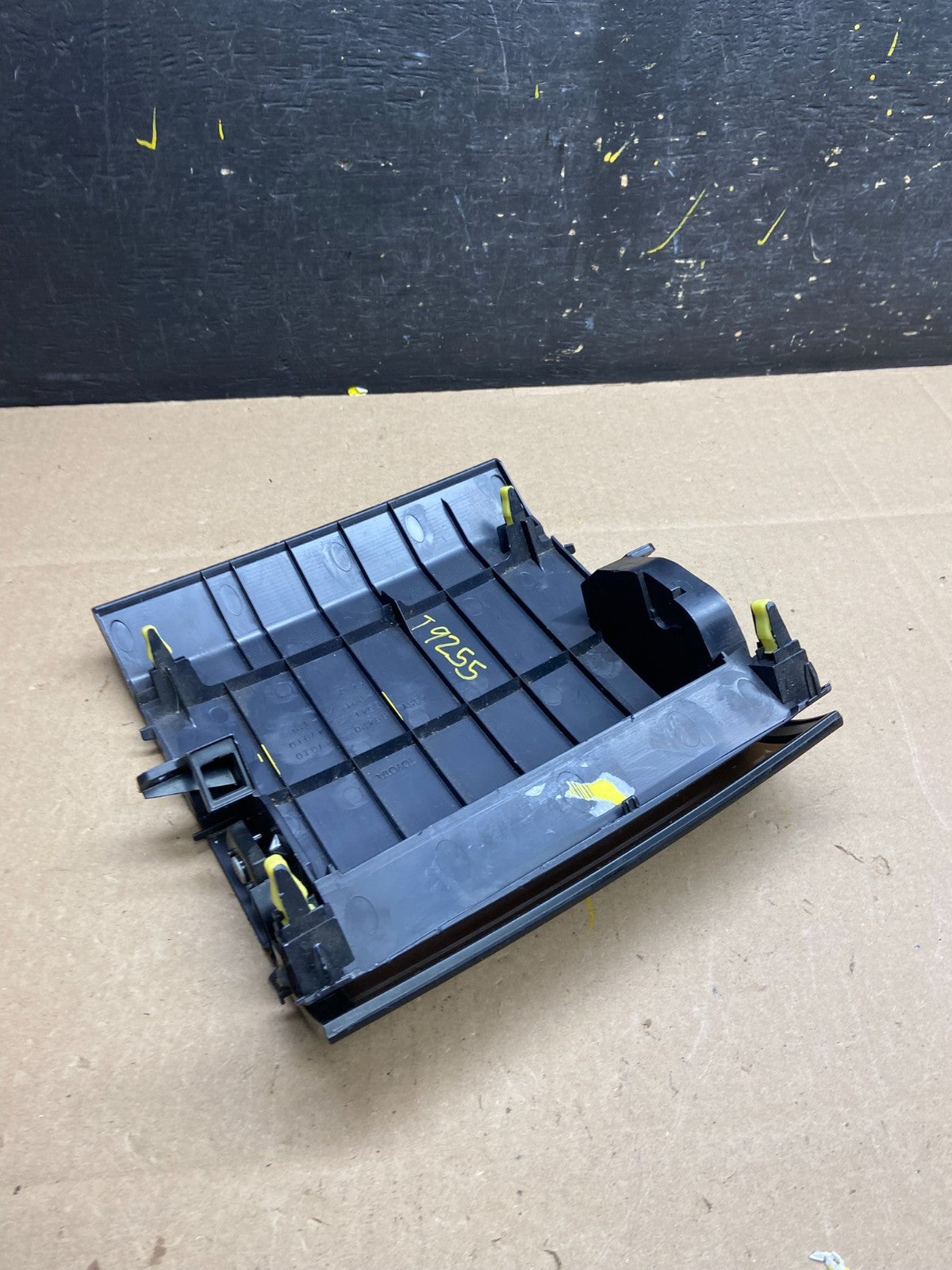 2004 to 2009 Toyota Prius Center Console Storage Trim Bezel t9255 DG5