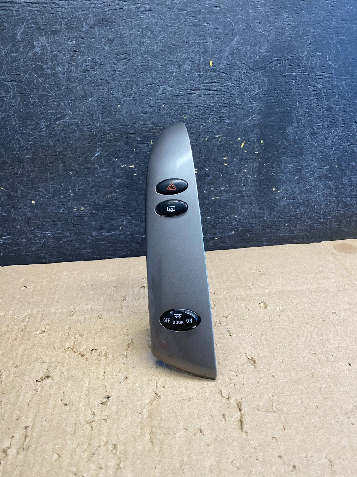 2004 to 2010 Toyota Sienna Left Side Hazard Switches Bezel Trim AJ1605 DG0