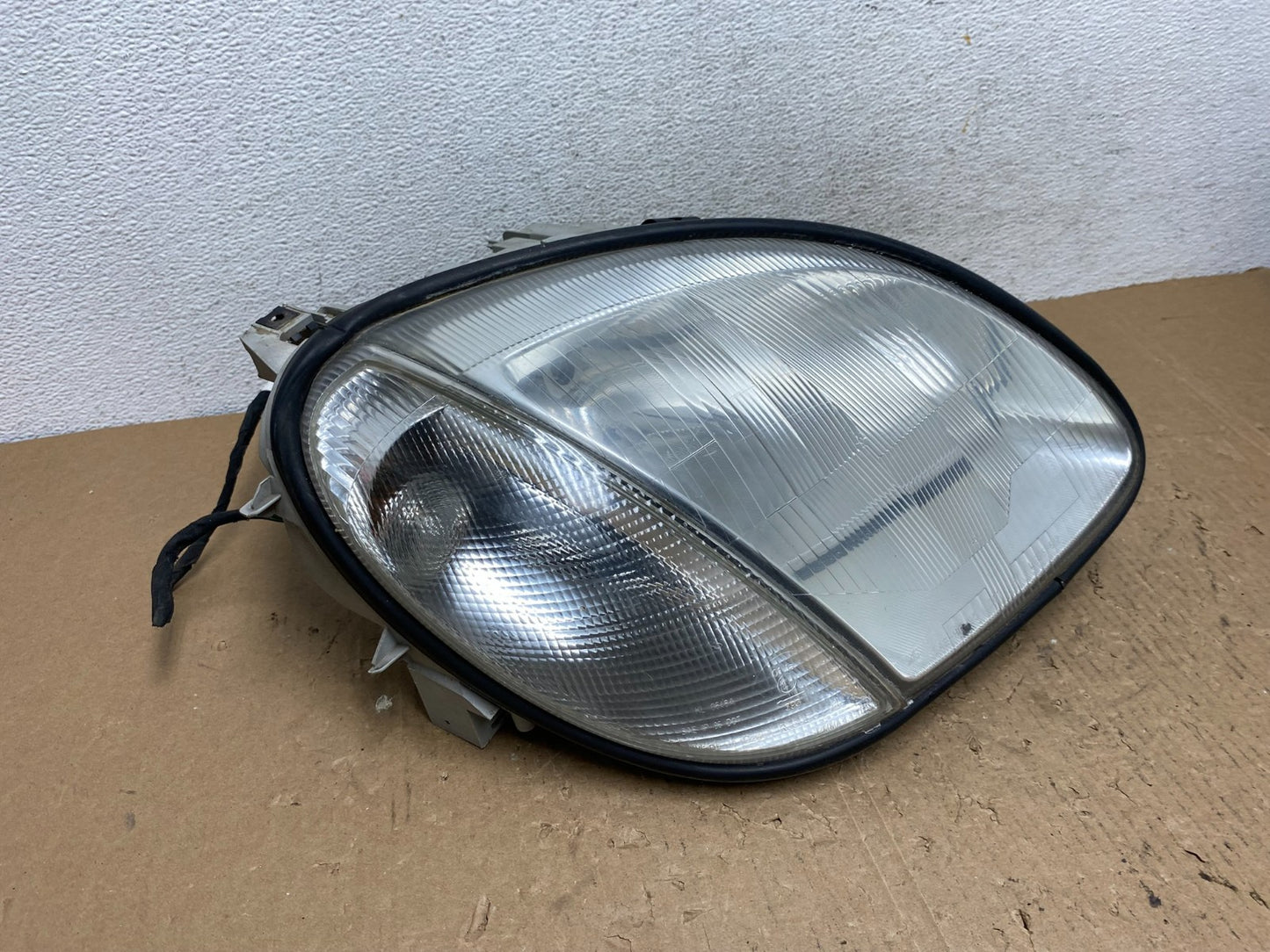 1997-2004 Mercedes R170 SLK230 SLK320 Right Passenger Headlight Halogen AD87682