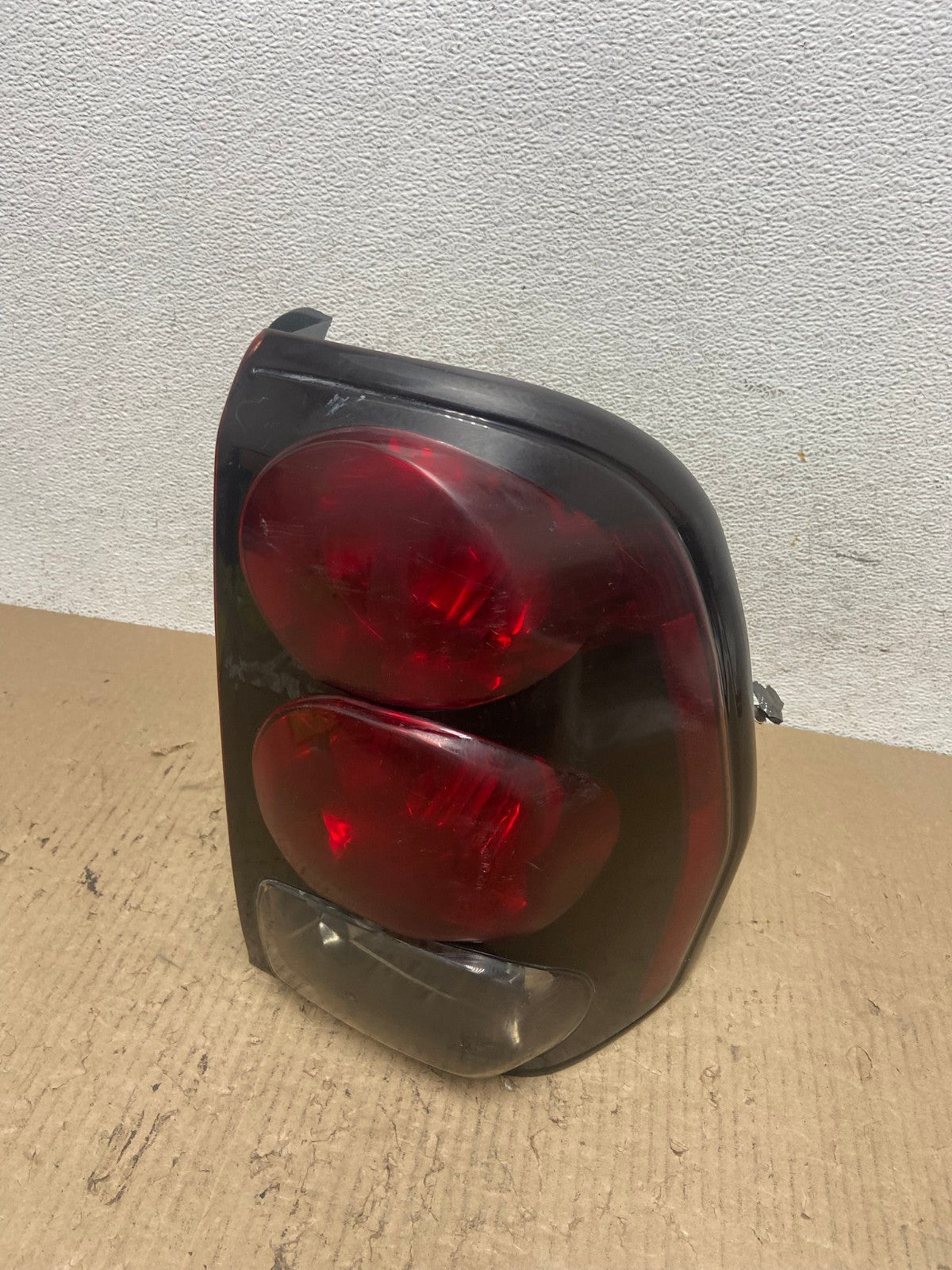 2002 to 2009 Chevrolet Trailblazer Right Passenger Rh Tail Light AF7047 LK0