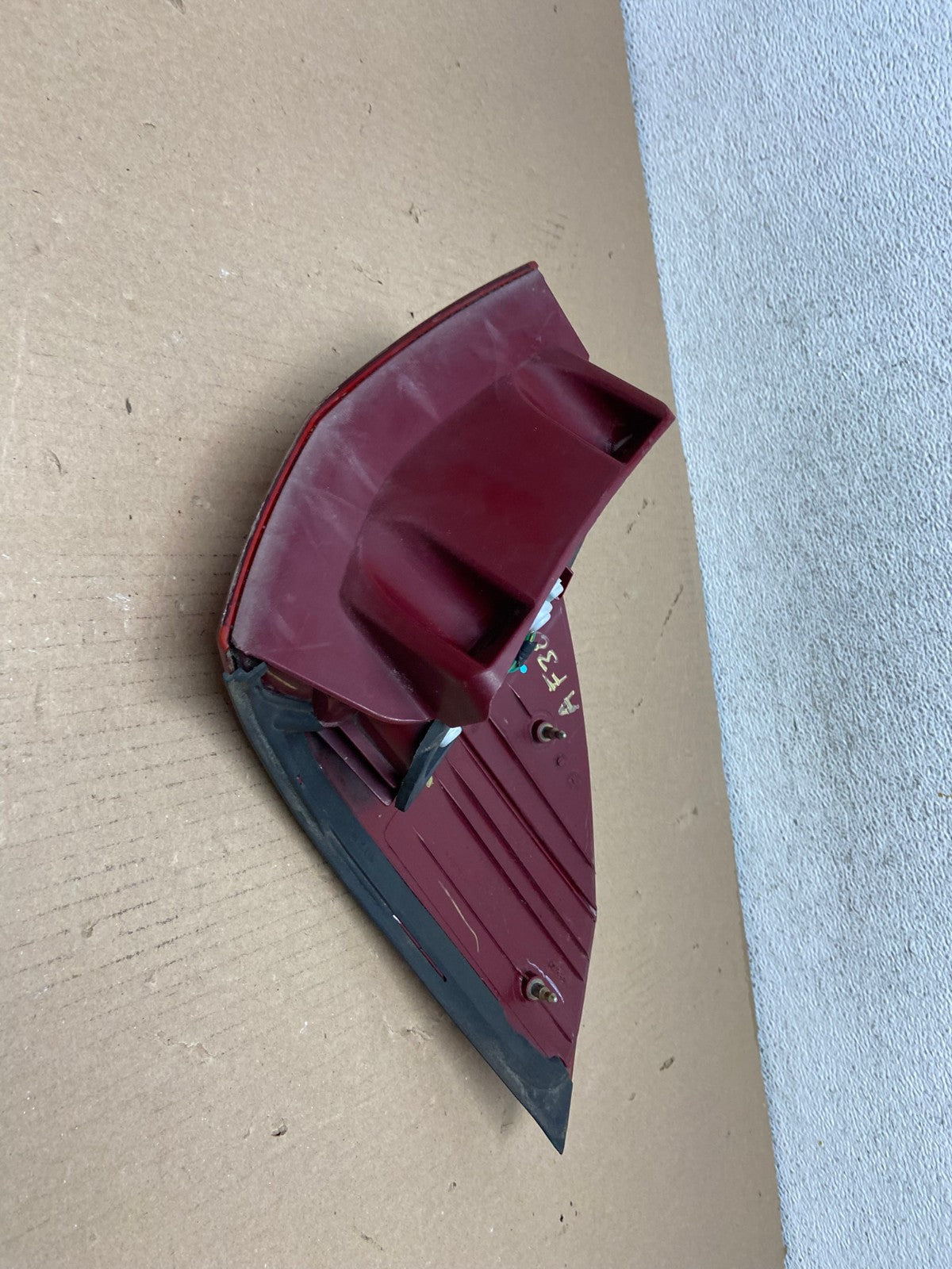2004-2005 Toyota Sienna Right Passenger Rh Side Tail Light AF3066 LK4