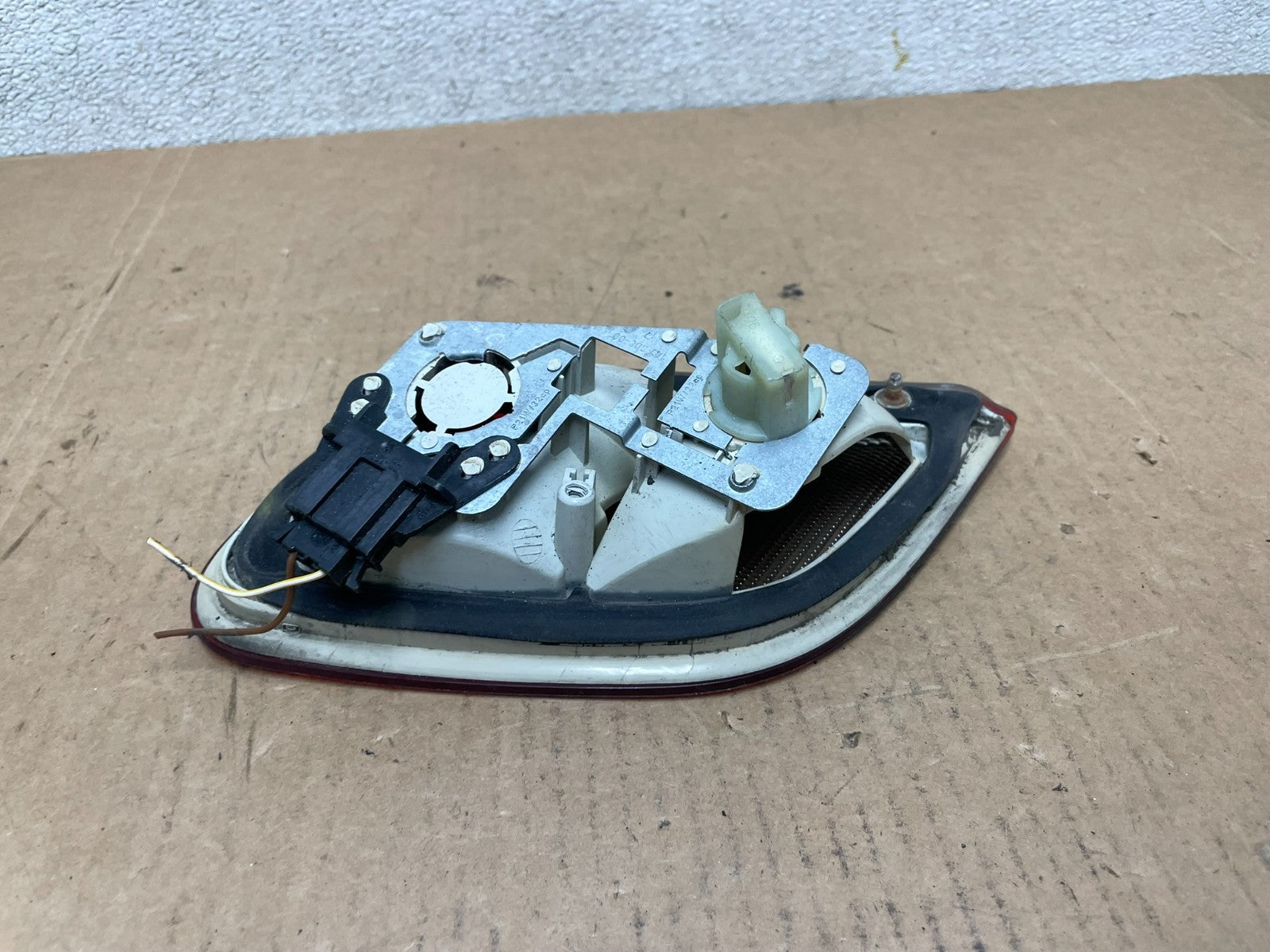 1998-2003 Mercedes Benz CLK Inner Right Passenger RH Tail Light Lamp Q6680 DW5