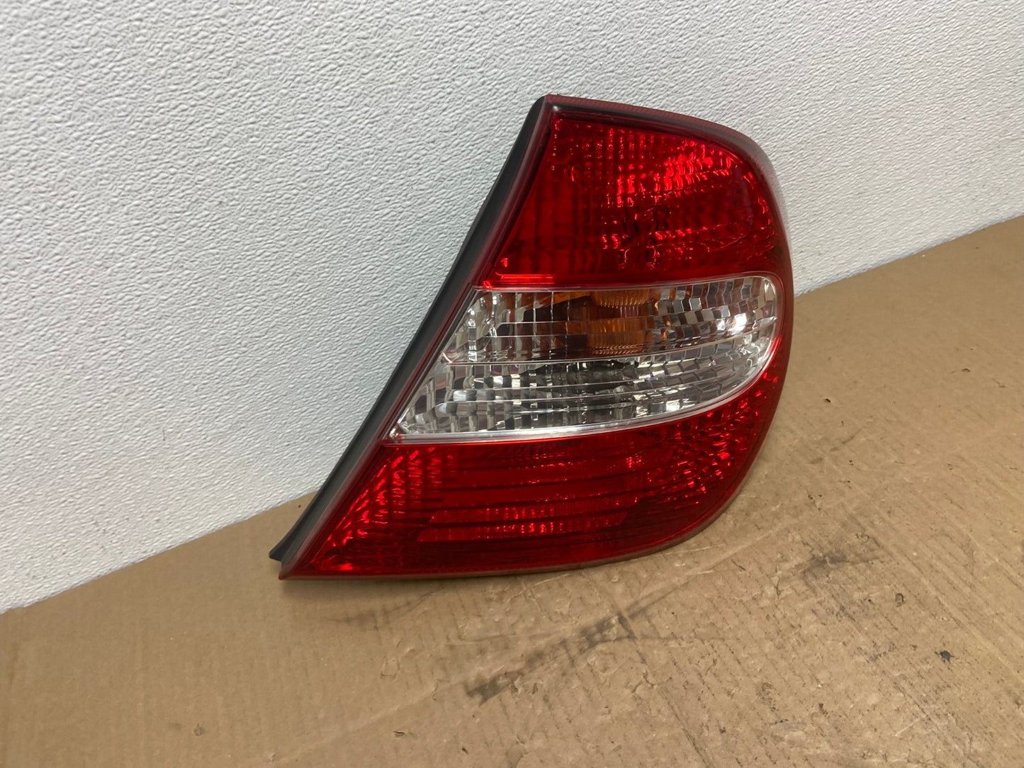 2002 2003 2004 Toyota Camry Tail Light Right Passenger Rh Side OEM AB8286 LK2