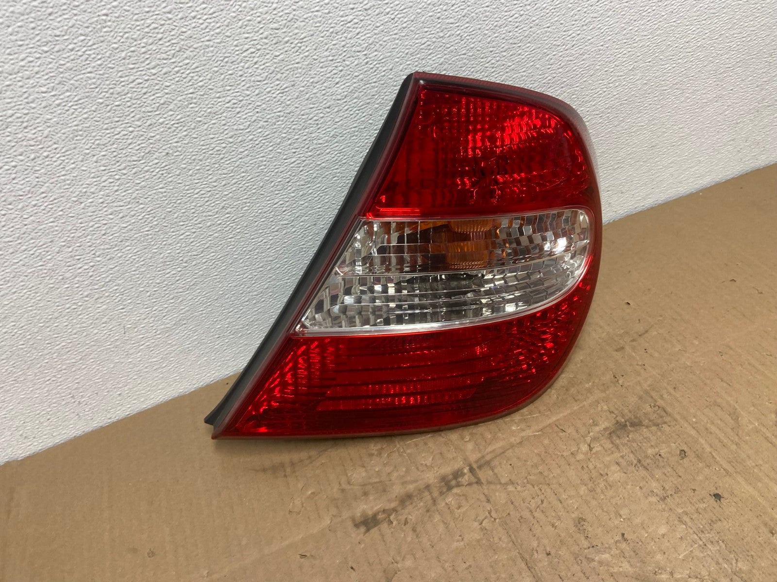 2002 2003 2004 Toyota Camry Tail Light Right Passenger Rh Side OEM AB8286 LK2
