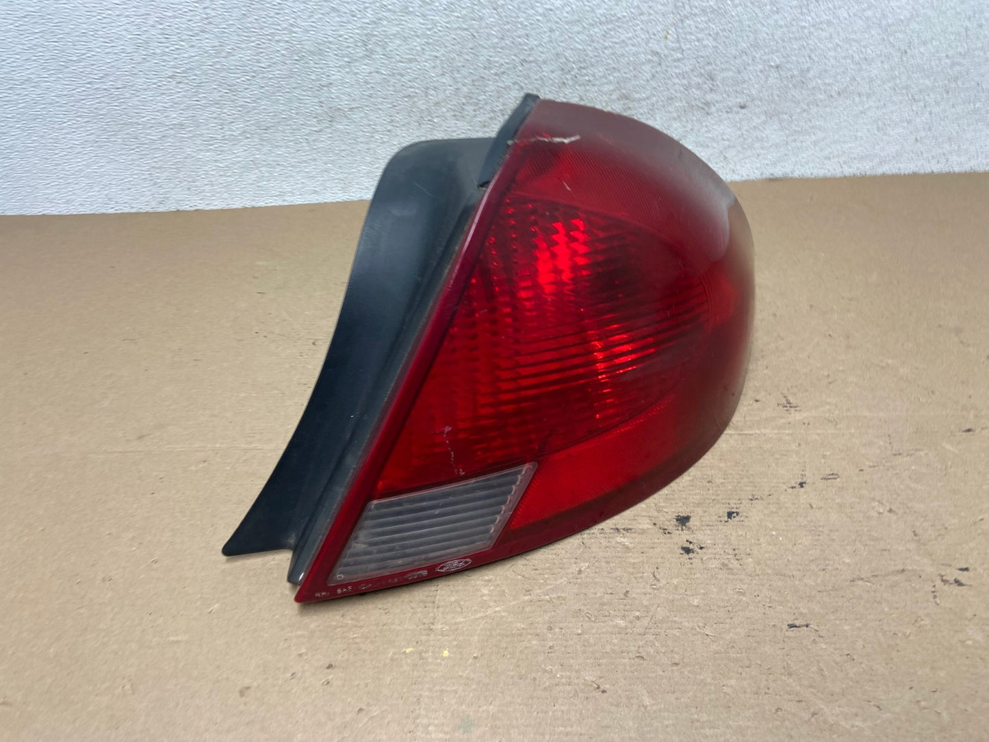 2000 to 2003 Ford Taurus Right Passenger Rh Side Tail Light AF4736 LK2
