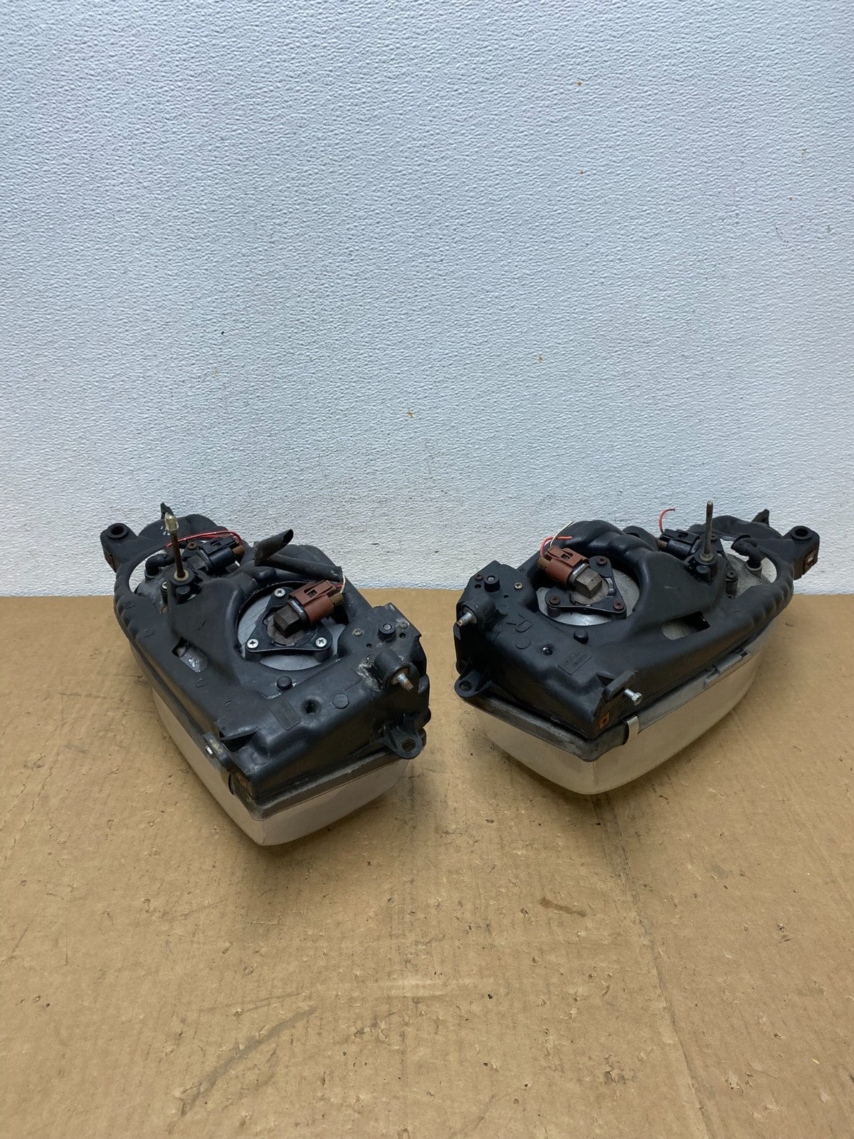 1995 - 1996 Toyota Camry Left+Right Side Set Halogen Headlights AD1238 DW5