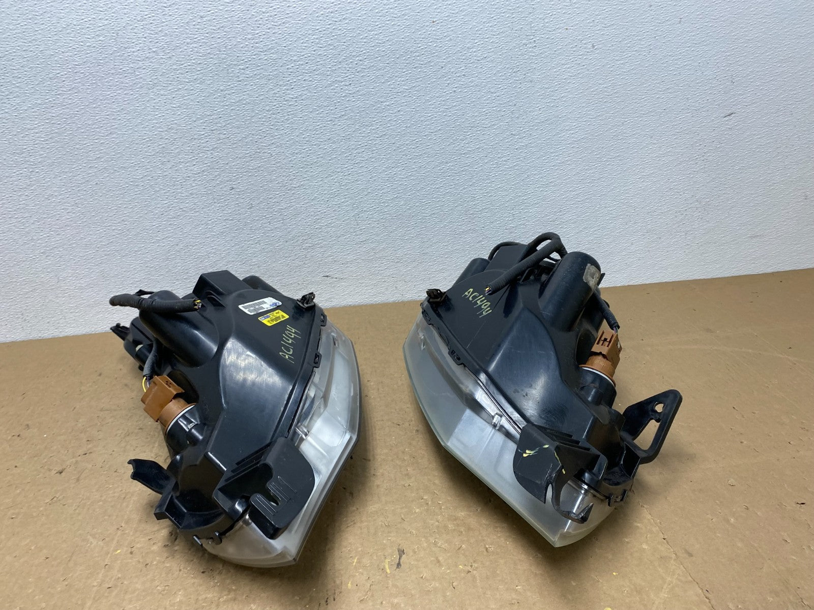 2008 2009 2010 2011 Ford Focus Left+Right Headlights Halogen AC1494 DW14