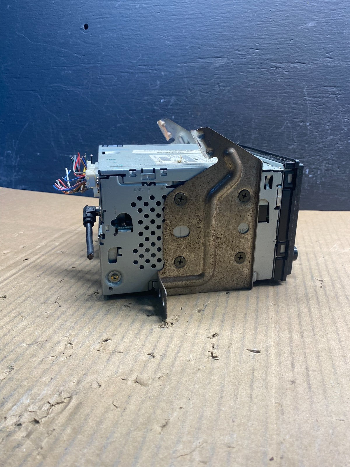2005 to 2007 Nissan Xterra AM FM CD Player Radio Receiver AD1729 DG2
