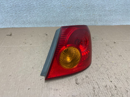 2003 to 2005 Toyota Corolla Right Passenger RH Side Tail Light Oem Y2982 DW2