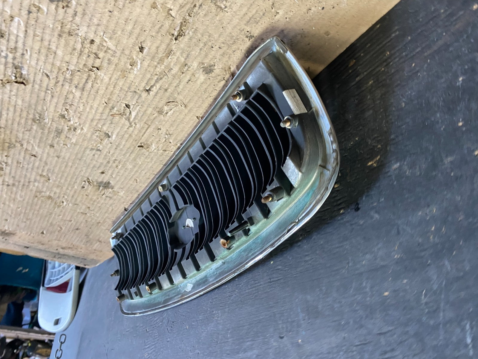 2001 to 2005 Hyundai Sonata Front Upper Grille Grill Bumper OEM S5868 DG9