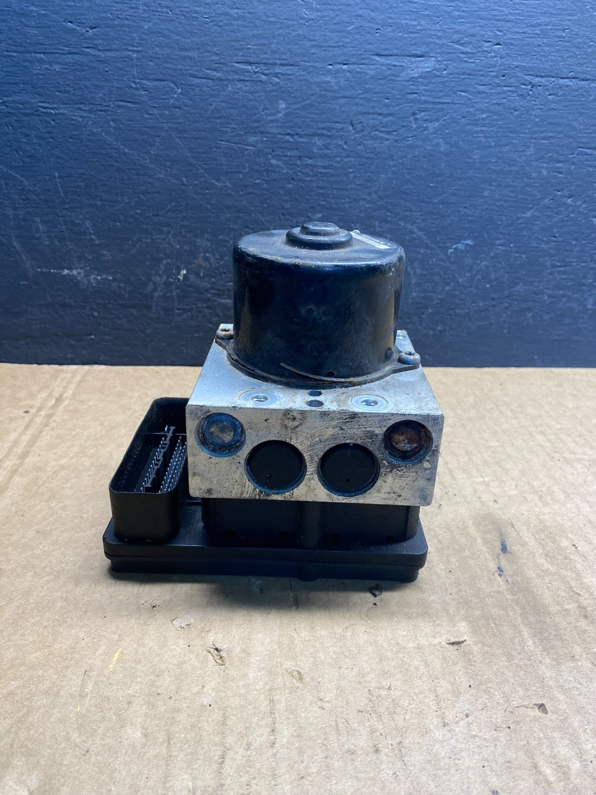 2004 - 2007 Nissan Murano ABS Anti Lock Brake Pump Module AC7835 DG4