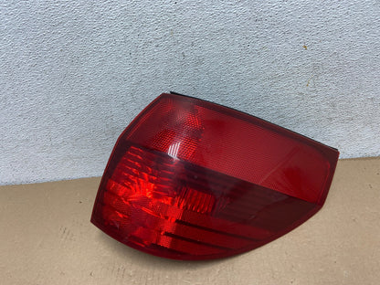 2004-2005 Toyota Sienna Right Passenger Rh Side Tail Light AF3066 LK0