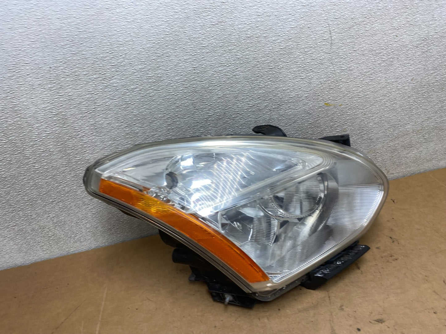 2009-2013 Nissan Rogue Right Passenger Xenon HID Headlight OEM X4897 DW2