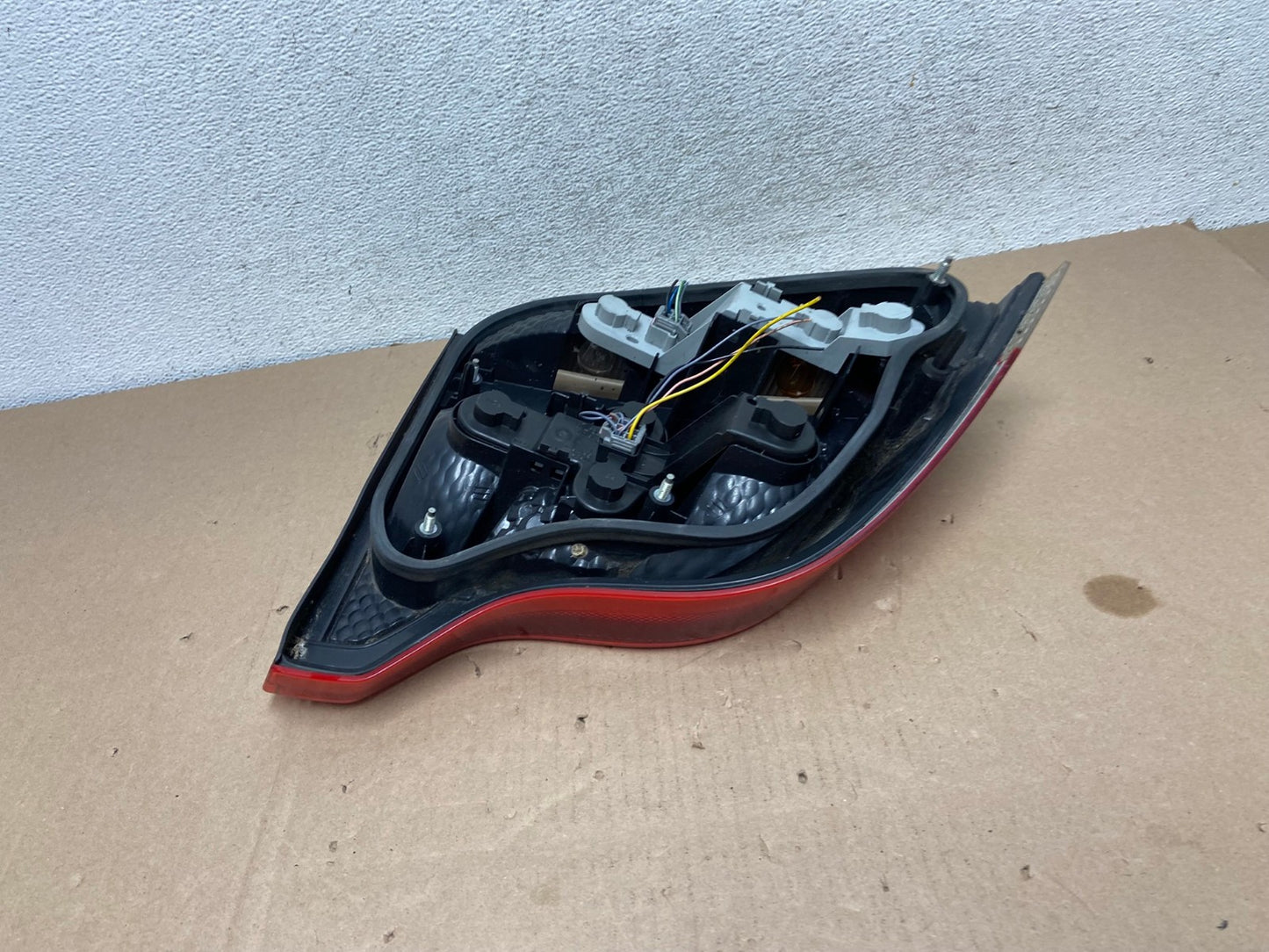 2005 to 2009 Volvo S60 Right Passenger Side Tail Light AG6670 LK4