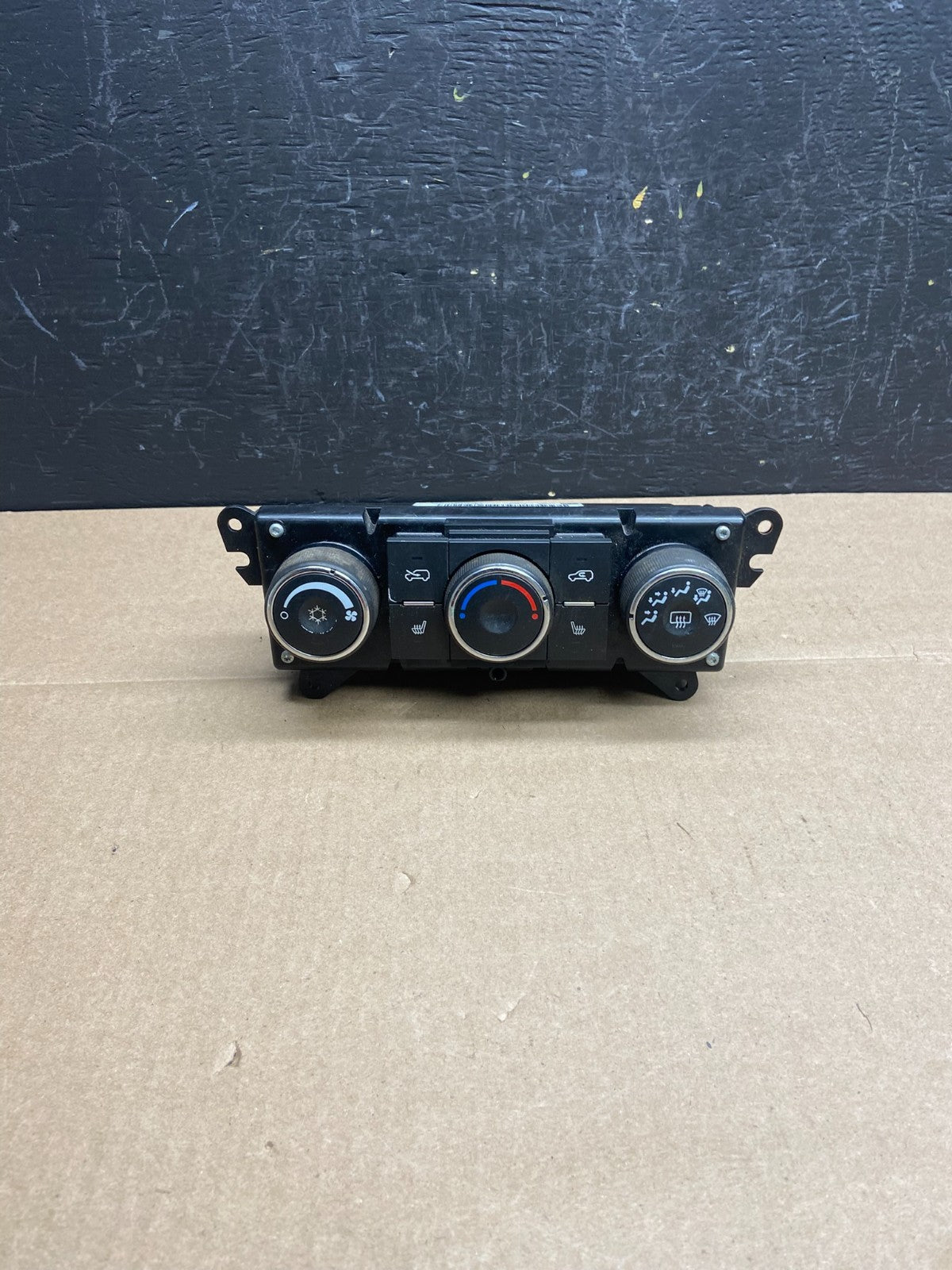 2007 to 2009 Chevrolet Equinox A/C Heater  Climate Control Panel Bezel AC6130 DG0