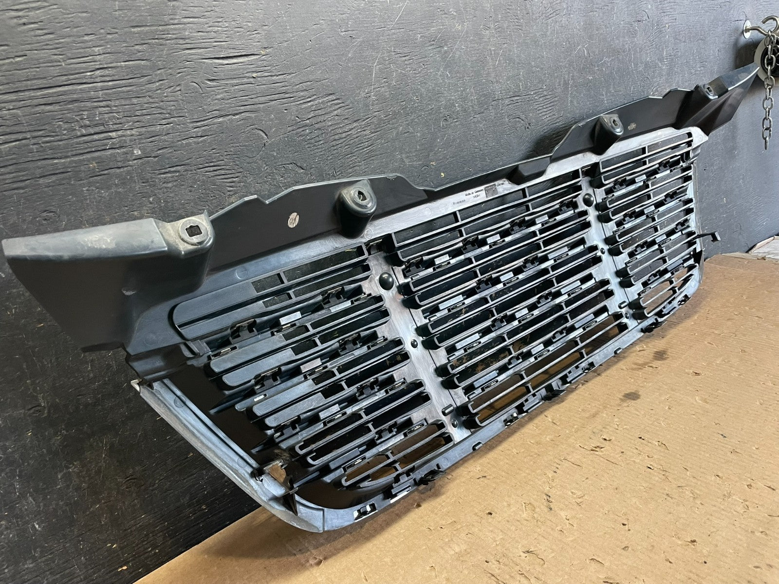 2009 to 2011 Freightliner Sprinter Front Upper Chrome Grill Grille Y9747 DG8