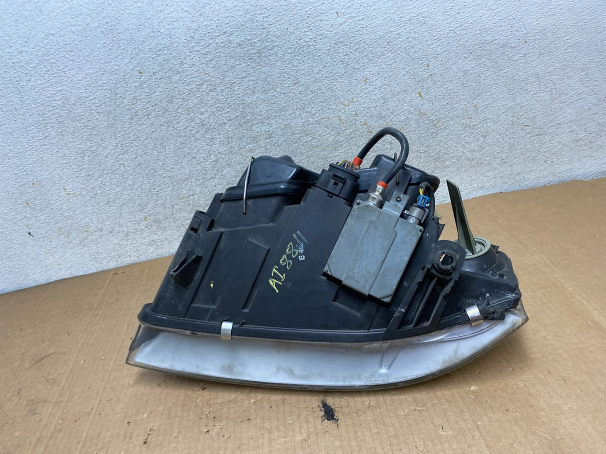2002 to 2004 Audi A6 Right Passenger RH Side Xenon Headlight AI8811 DW7