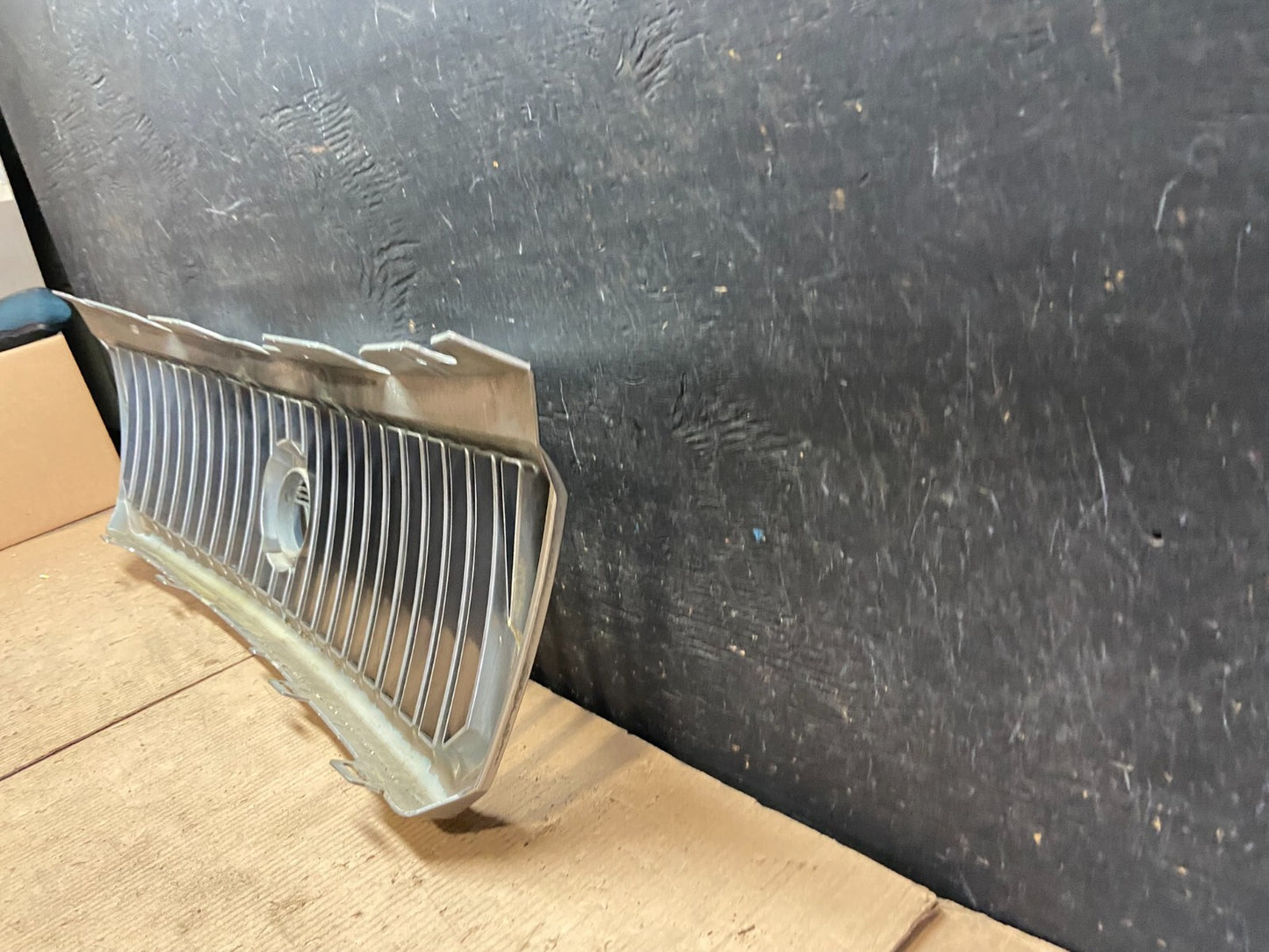 2002 to 2005 Mercury Mountaineer Front Upper Grill Grille Oem N9220 DG9