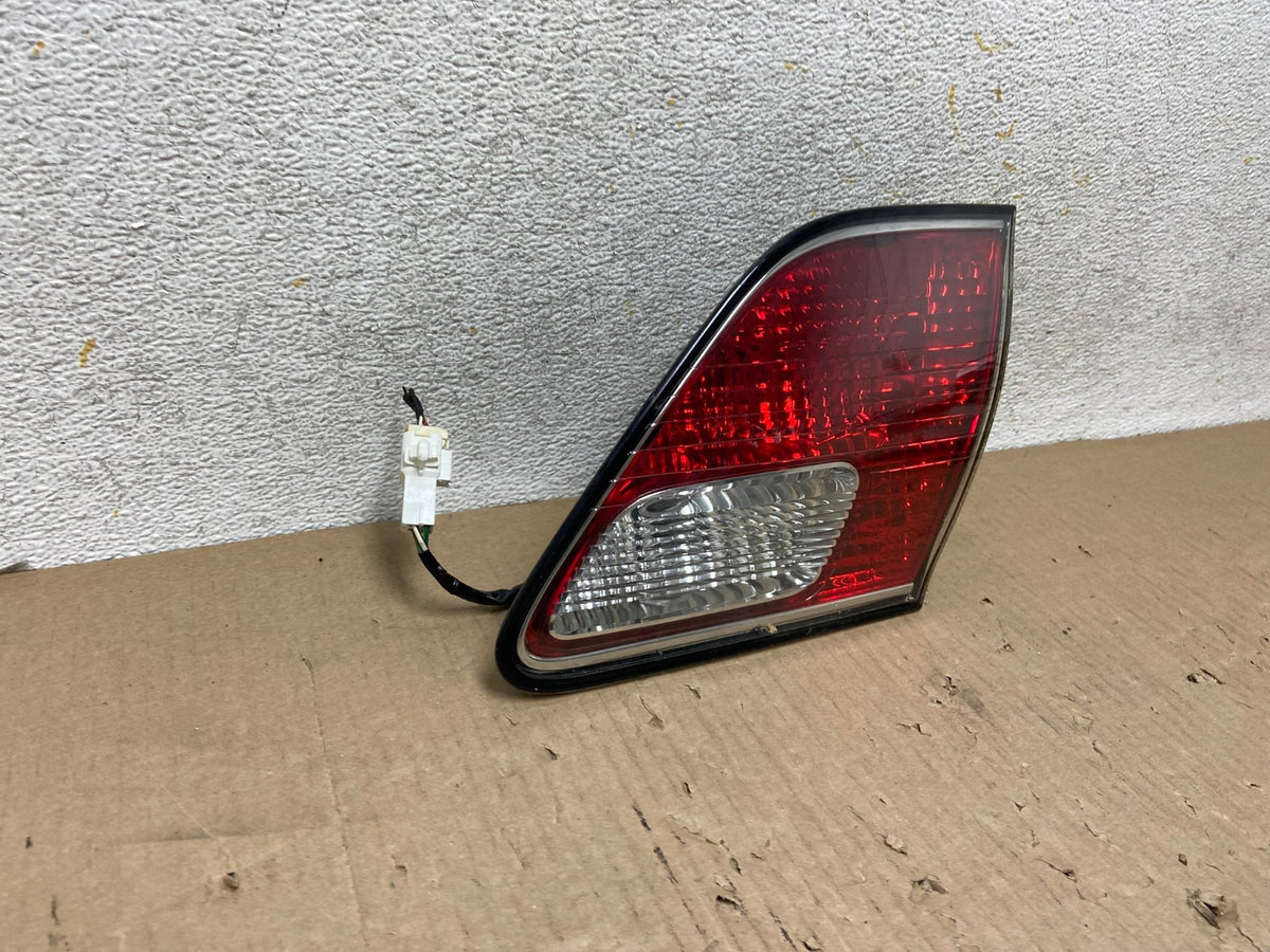 2002 2003 2004 Lexus Es300 Es330 Right Passenger Inner Tail Light AH5866 LK1