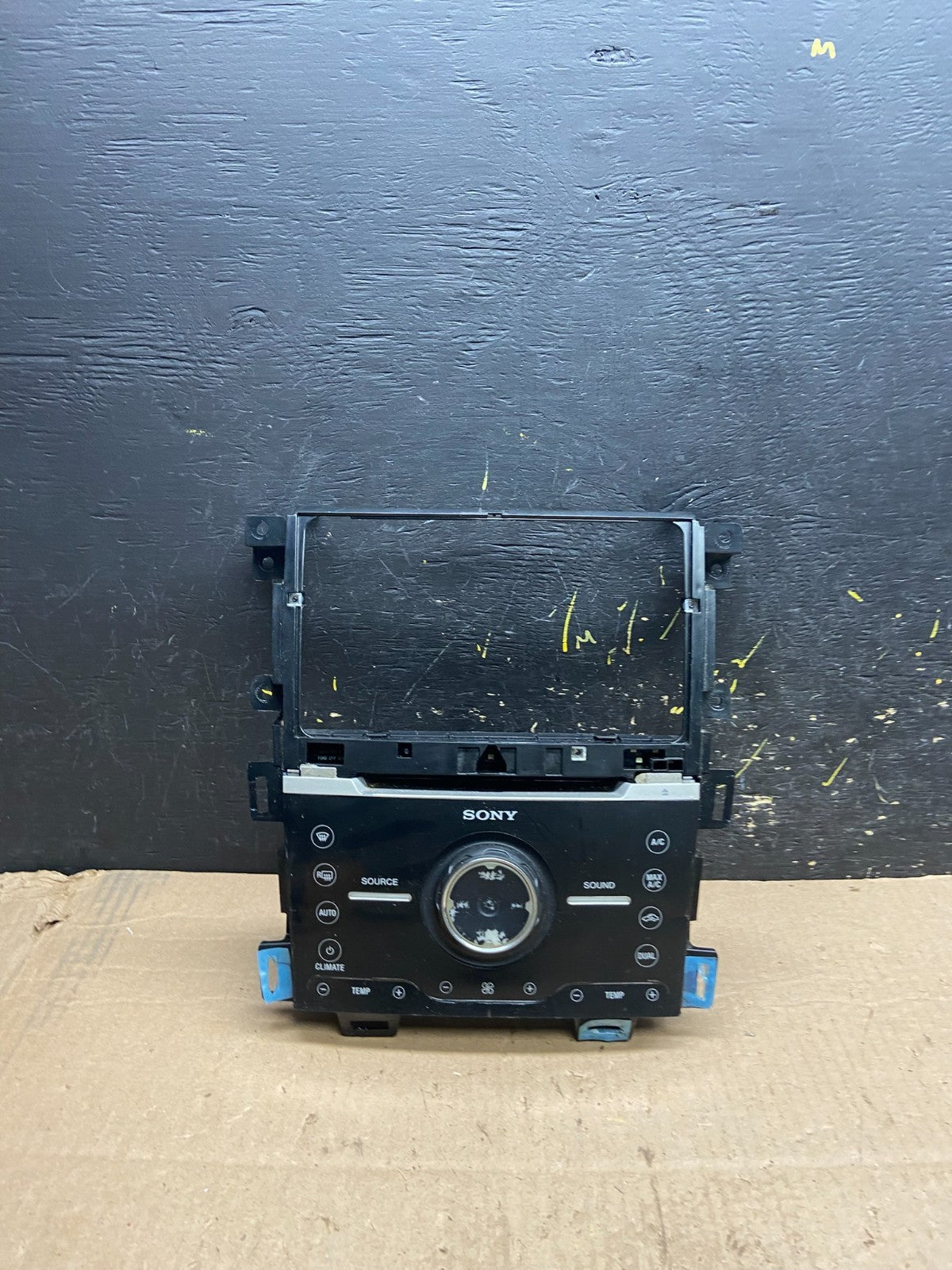 2011-2014 Ford Edge Heater Climate Control Radio CD Control Dash Bezel Z0227 DG0