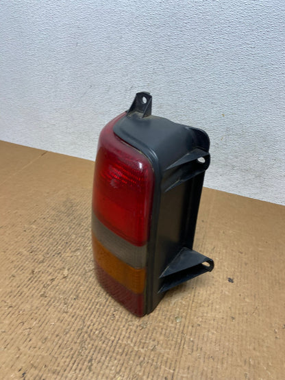 1993-1998 Jeep Grand Cherokee ZJ Left Driver Side Tail Light AE2735 LK1