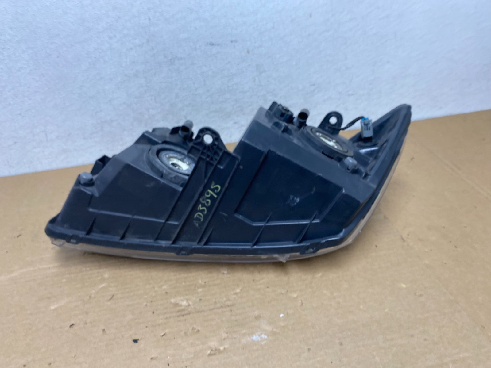 2009 to 2017 Dodge Journey Headlight Right Passenger Rh Halogen AD3895 DW6