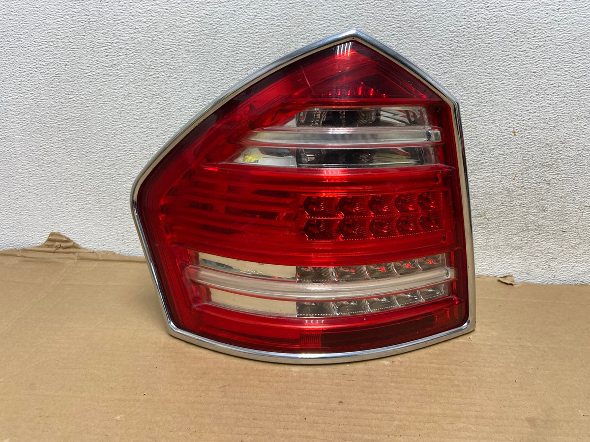 2010 2011 2012 Mercedes GL-Class GL450 Left Driver LED Tail Light AG9169 LK0