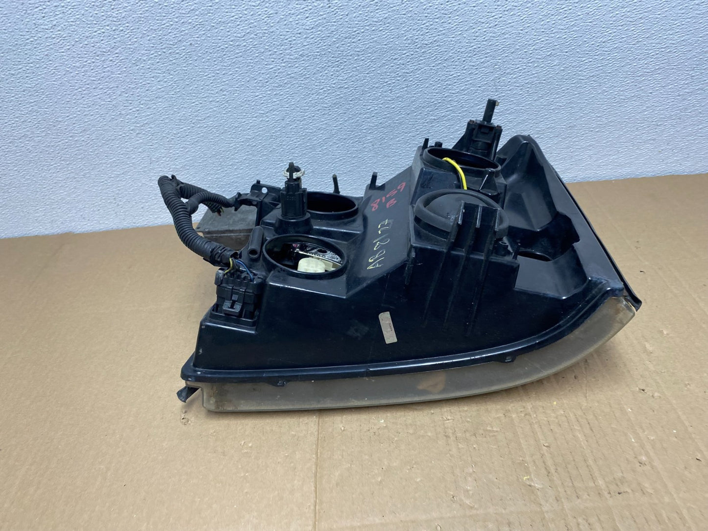 2002-2006 Cadillac Escalade Right Passenger Side Xenon HID Headlight Oem AB81277